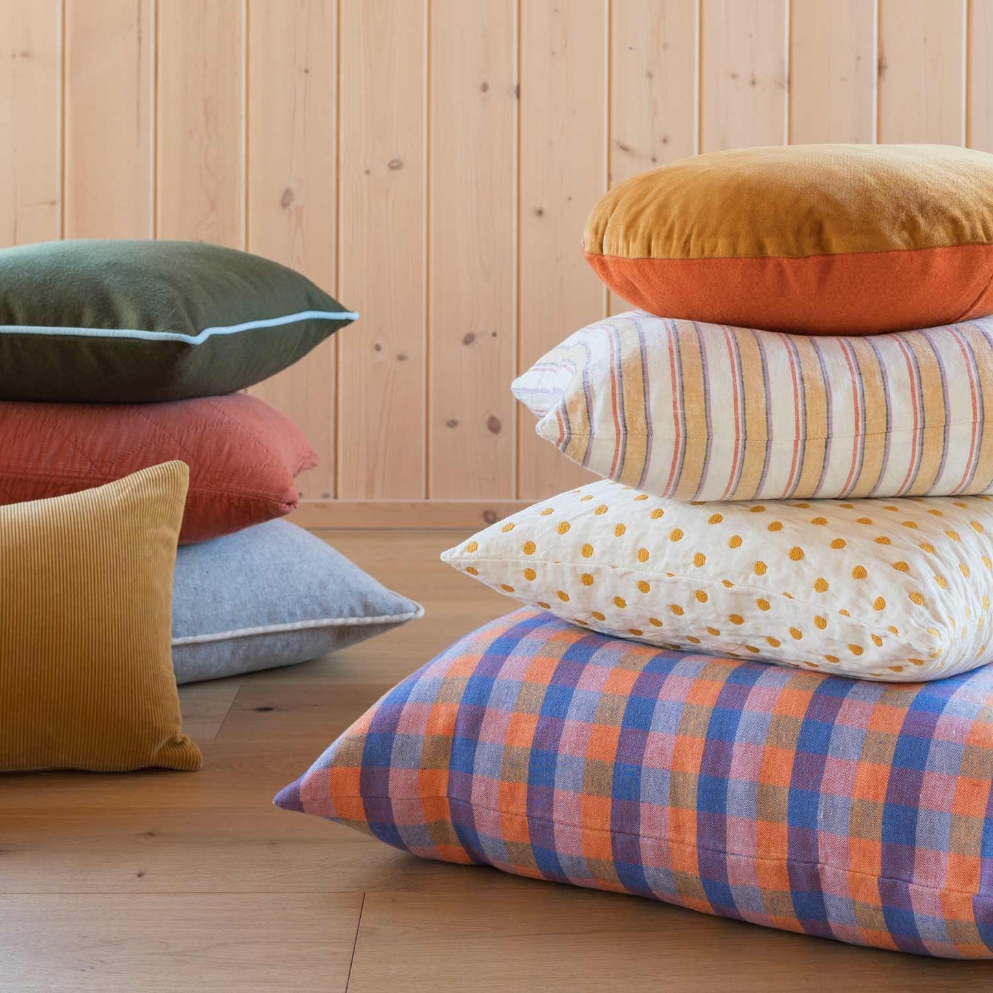 Classic Piped Pillow