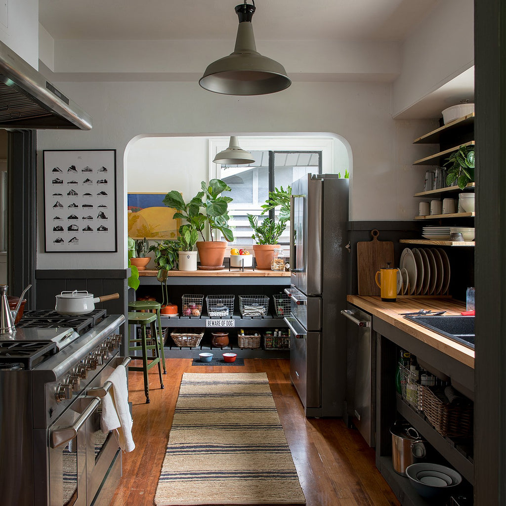 Stainless steel kitchen cabinets: 8 modern examples - COCO LAPINE